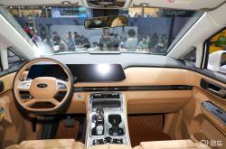 江淮瑞风RF8正式上市 售价为16.99-23.99万