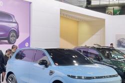 零跑B01上市 售价8.98-11.98万