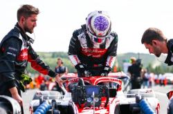 【盖世早报】F1中国大奖赛闭幕，维斯塔潘夺冠、周冠宇获第14名；特斯拉中国全系降价14000元