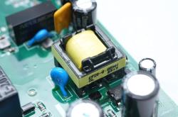 意法半导体开发40V工业和车用线性稳压器 兼具效率和灵活性