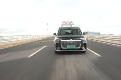 新款岚图梦想家正式上市 售价32.99-44.99万