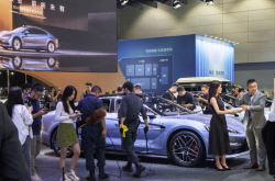 仰望U7内饰设计图公布 有望广州车展亮相