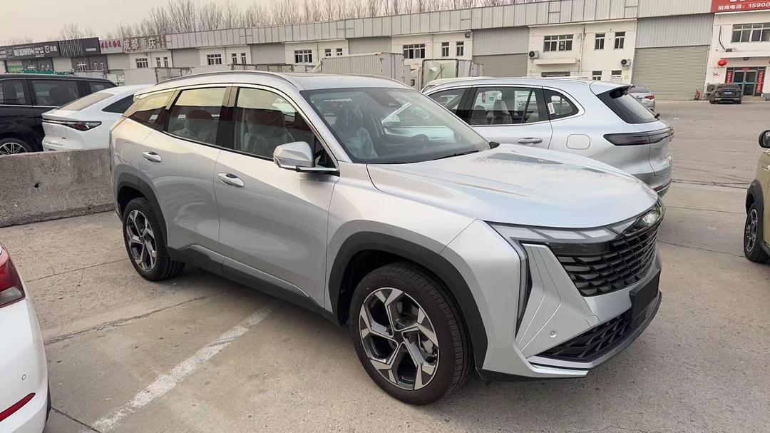 新款吉利豪越L开启预售 预售价10.39-13.39万