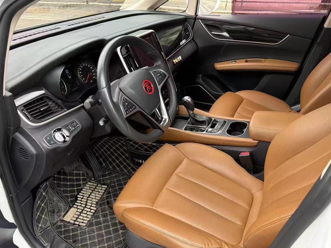 疑似新款比亚迪宋MAX谍照曝光 有望升级配置